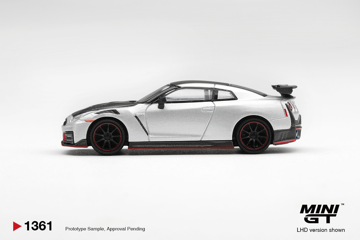 Mini GT 1361 1:64 NISSAN GT-R R35 NISMO SILVER METALLIC 2024