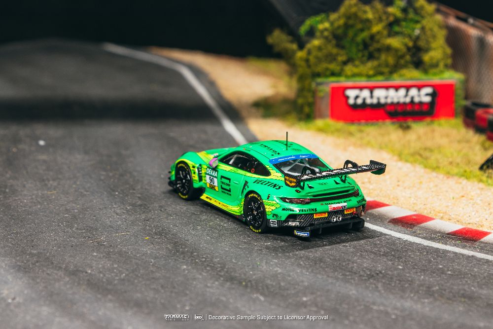 Tarmac Works T64-084-25DTM90 1:64 AYHANCAN GÜVEN DTM CHAMPION 2025