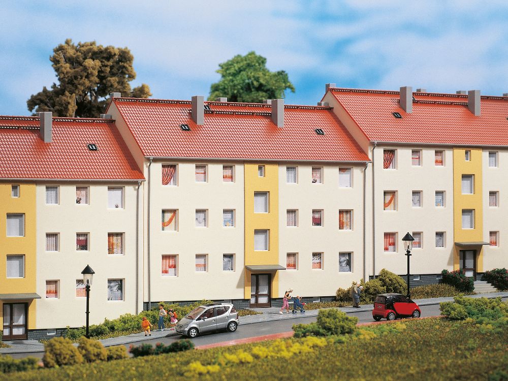 Auhagen 11402 Mehrfamilienhaus 1:87 Spur H0 Bausatz NEU OVP