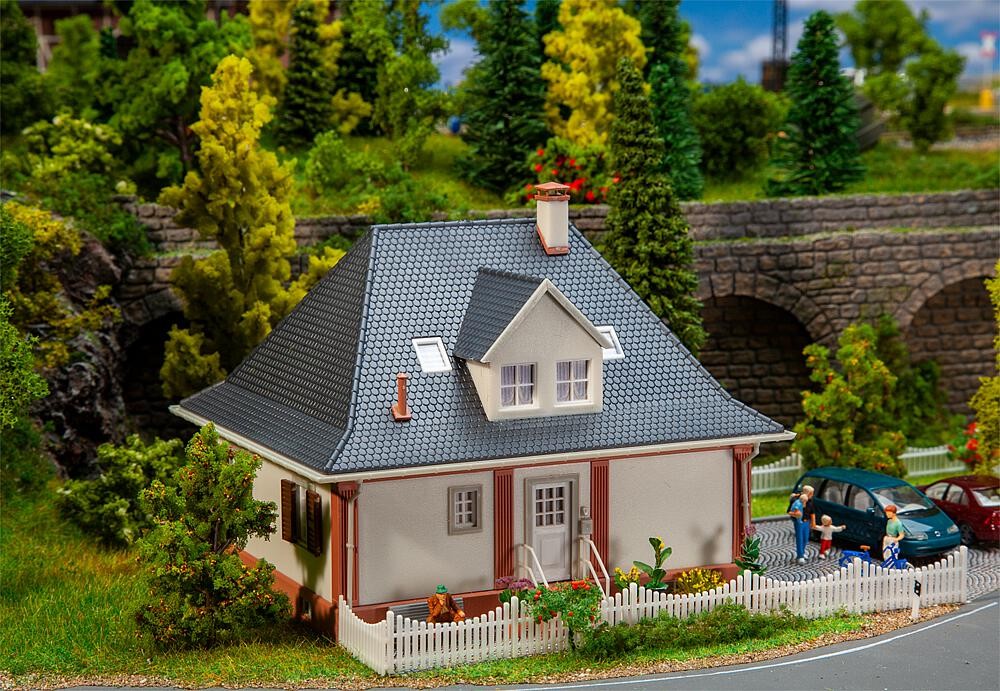 Faller 130681 H0 Pfarrhaus Kirchstraße 3 1:87 Spur H0 Bausatz Neu OVP