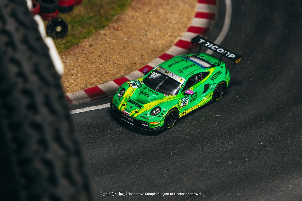 Tarmac Works T64-084-25DTM90 1:64 AYHANCAN GÜVEN DTM CHAMPION 2025
