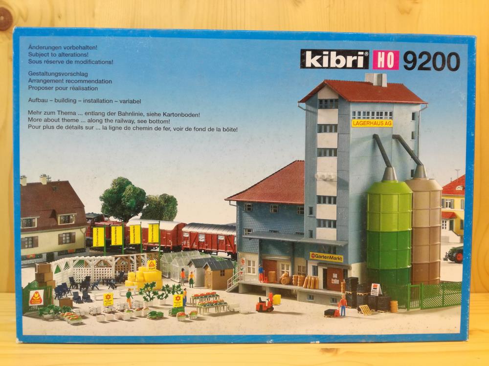 Kibri 9200 Lagerhaus AG mit Gartenmarkt