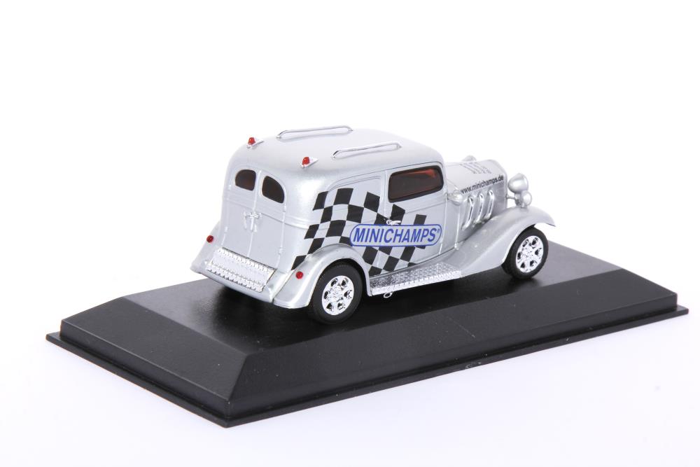 Minichamps Ford USA American Hot Rod, silber - 1:43 - Standmodell - Seltenheit