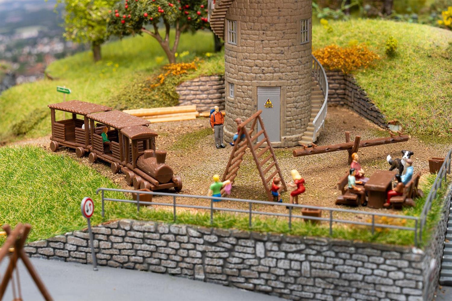 Faller 190036 Aktions-Set Abenteuerspielplatz 1:87 Spur H0 Bausatz