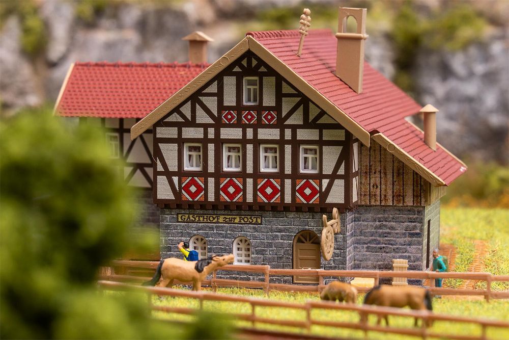 Faller 232138 Gasthaus Zur Post mit Biergarten 1:160 Spur N Bausatz
