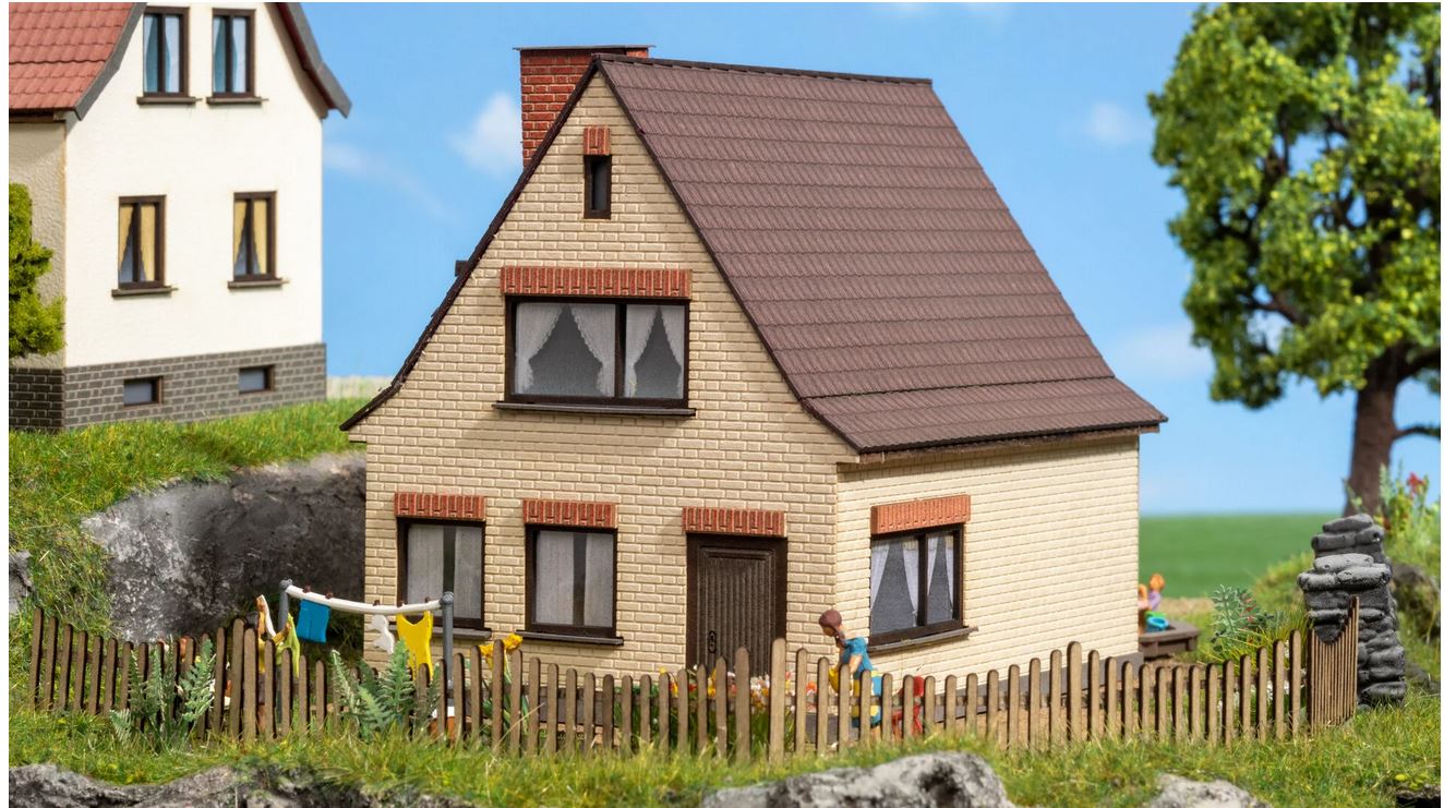 Noch 66604 Kleines Siedlungshaus - Spur H0 - Bausatz - Neu - OVP