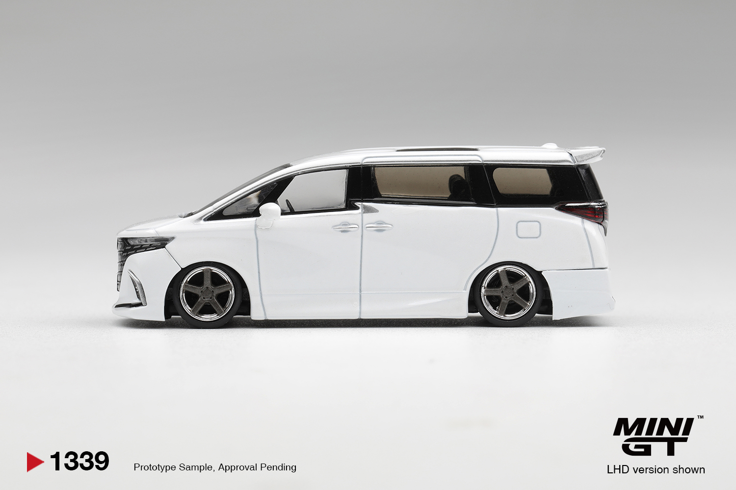 Mini GT 1339 1:64 TOYOTA ALPHARD 40 KUHL WHITE 2025