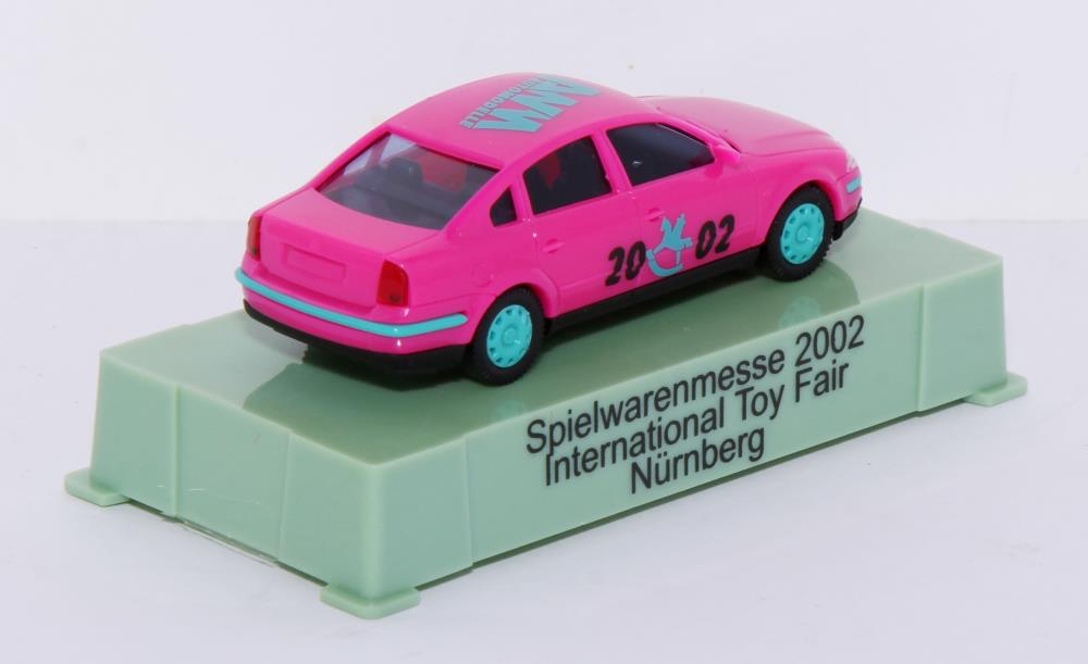 AWM PKW VW Passat Messe 2002, 1:87, pink, OVP
