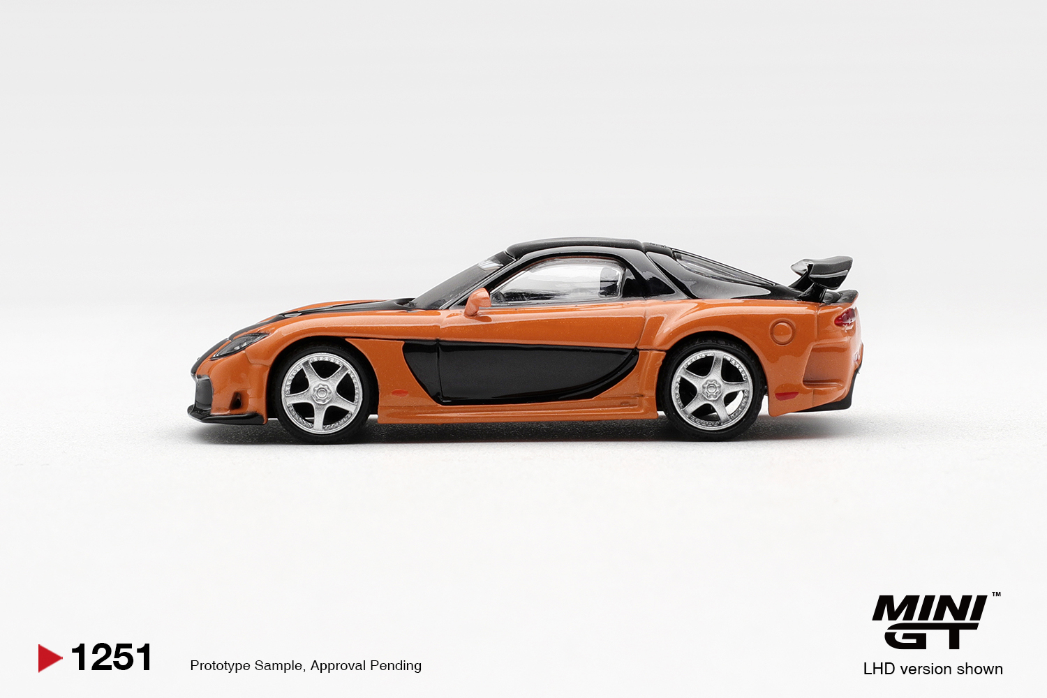 Mini GT 1251 1:64 MAZDA RX-7 (FD) VEILSIDE FORTUNE HAN SEOUL-OH