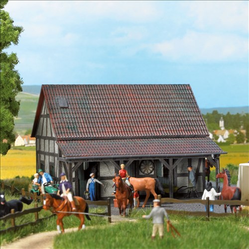 Busch 1403 Pferdestallung 98 x 83 mm, 75 mm hoch 1:87 Spur H0