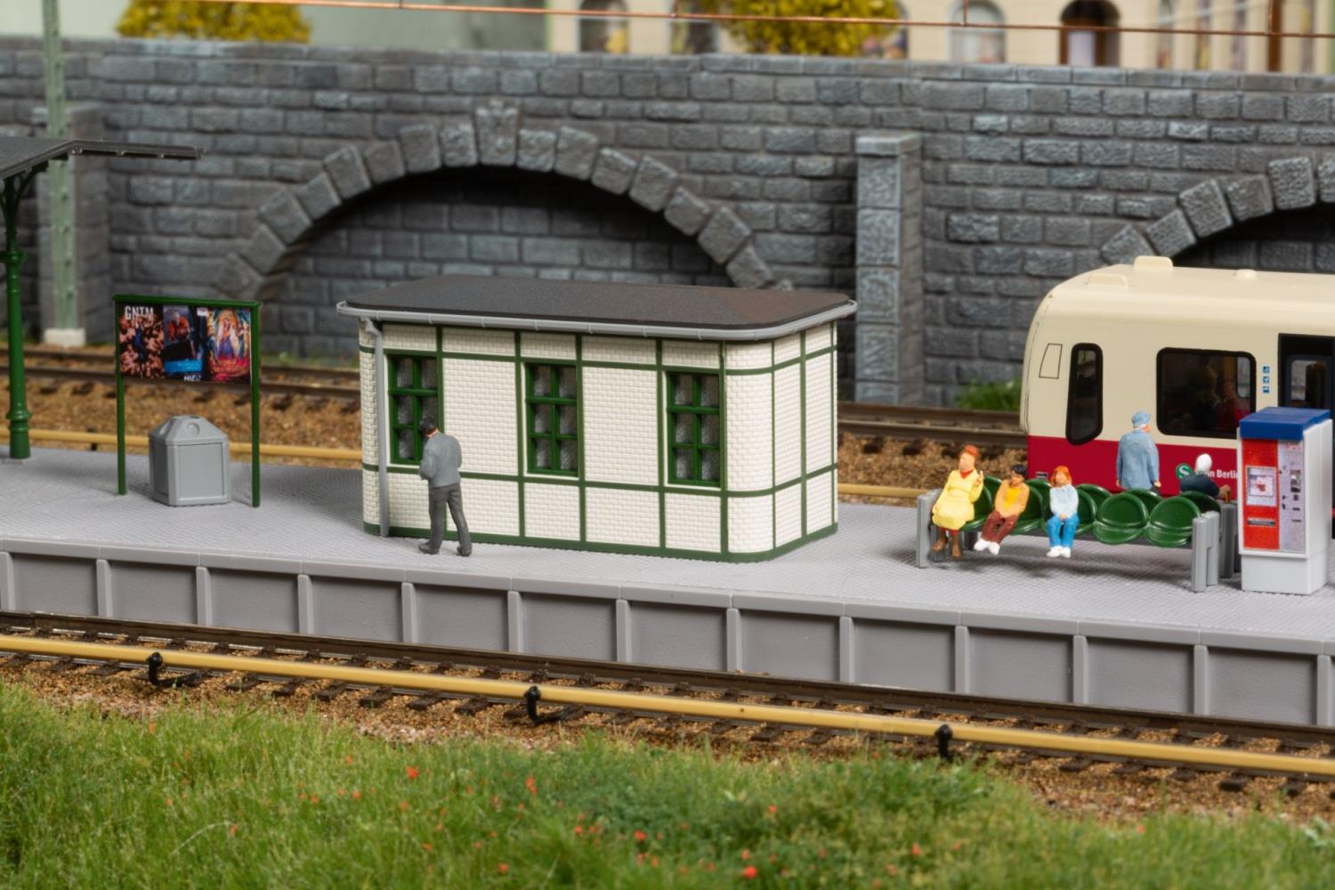 Auhagen 13356 S-Bahn Bahnsteigausstattung 1:120 Spur TT Bausatz