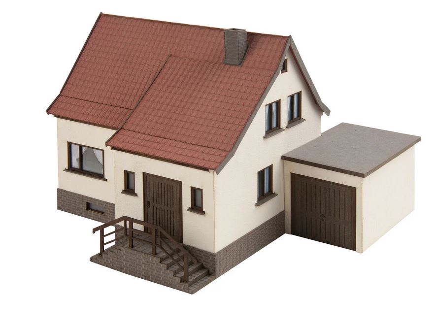 Noch 66606 Siedlungshaus mit Garage - Spur H0 - Bausatz - Neu