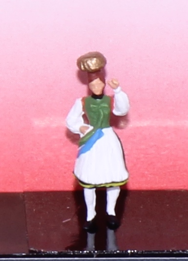 Preiser 29024 Frau in Uracher Tracht