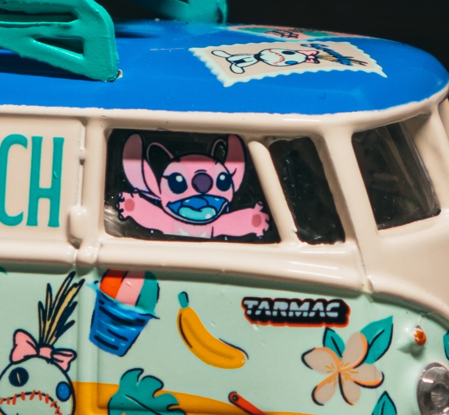 Tarmac Works T64S-005-LS 1:64 VW TRANSPORTER T1 PANEL VAN LILO & STITCH 2025