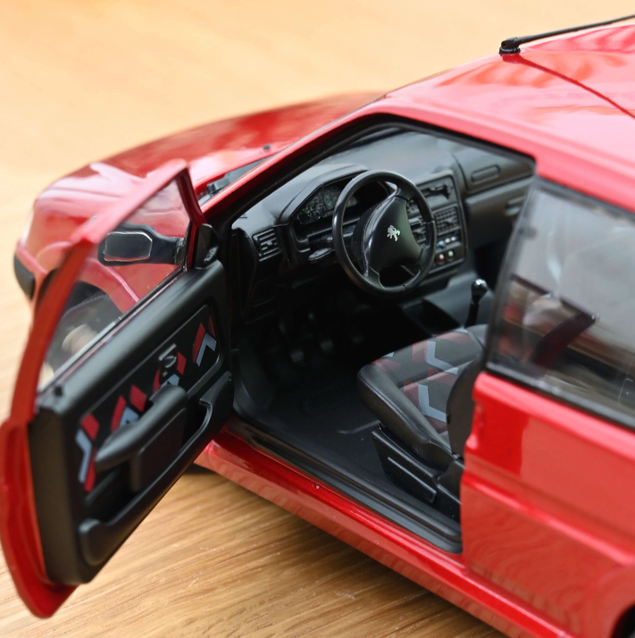 Norev 184921 Peugeot 106 S16 1998 Luzifer Rot 1:18 Standmodell