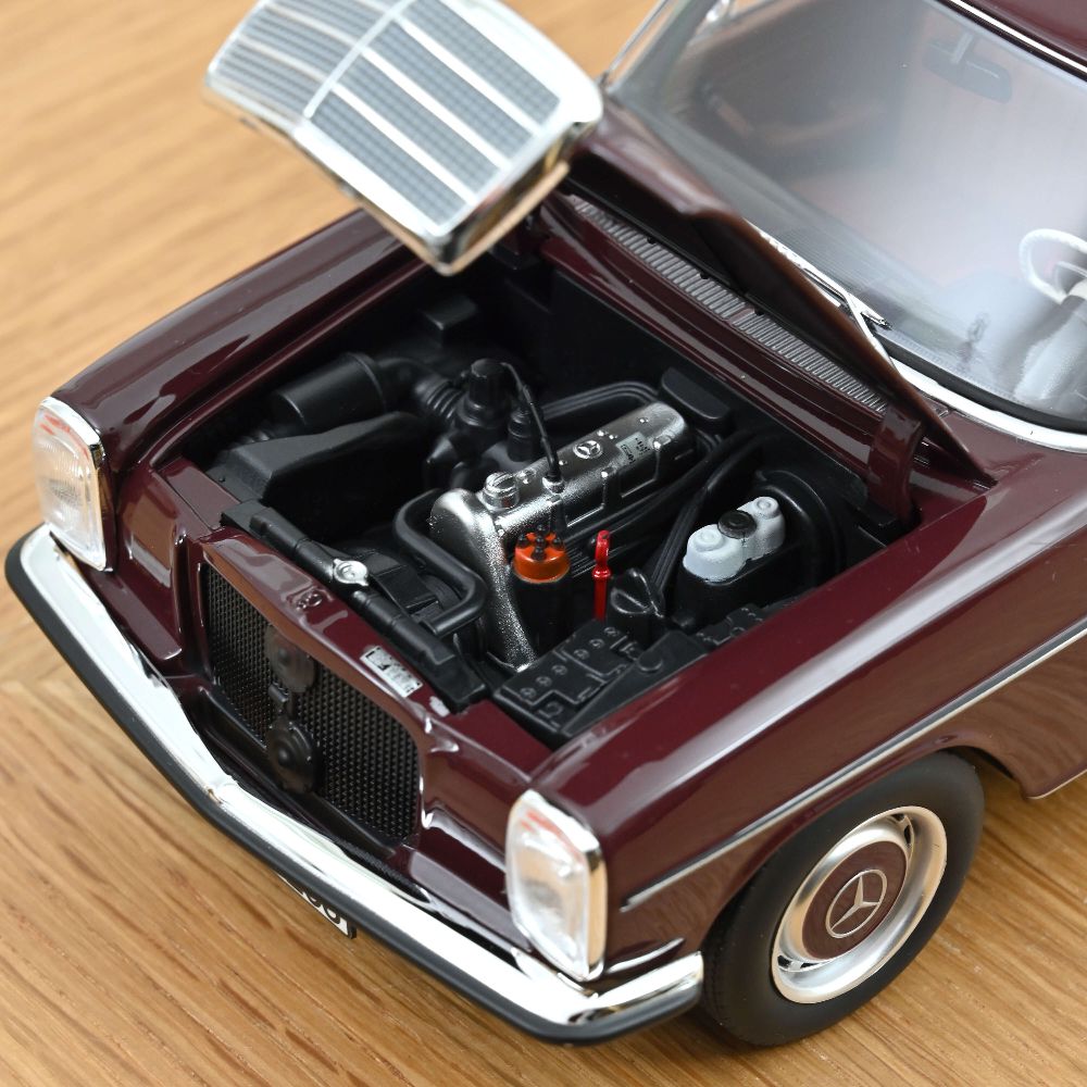 Norev 183778 Mercedes-Benz 200 1968 Dunkelrotbraun 1:18 NEU OVP