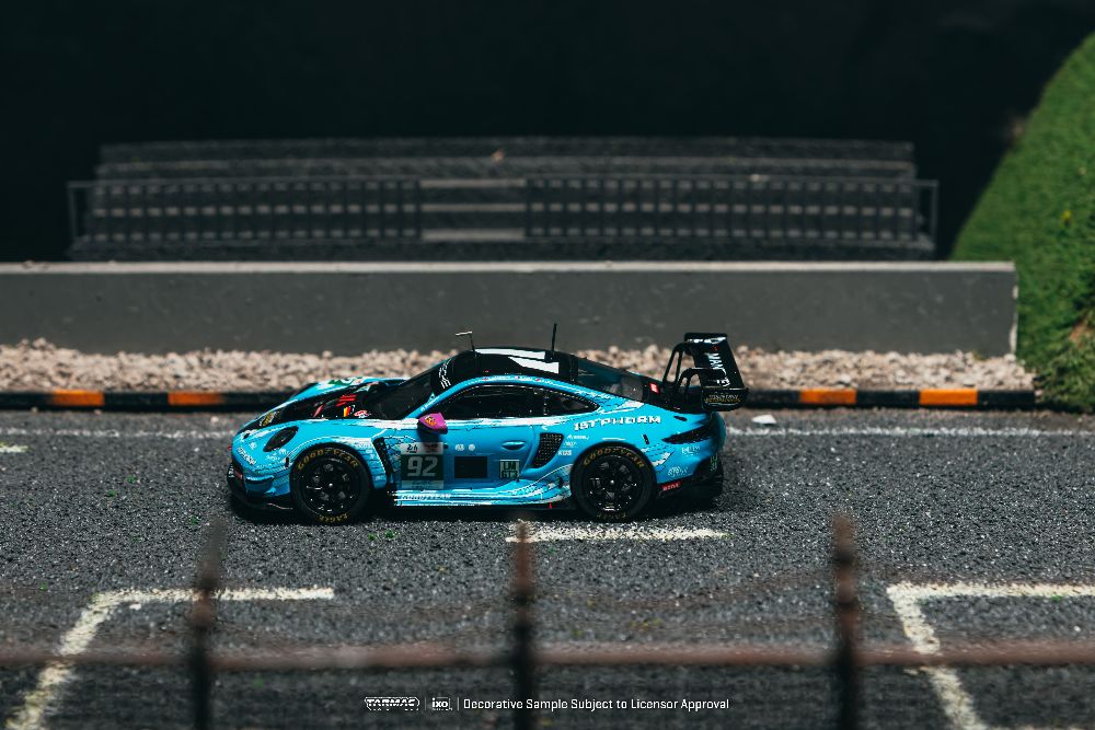 Tarmac Works T64-084-25LM92 1:64 PORSCHE 991 (992) GT3 R #92 RYAN HARDWICK