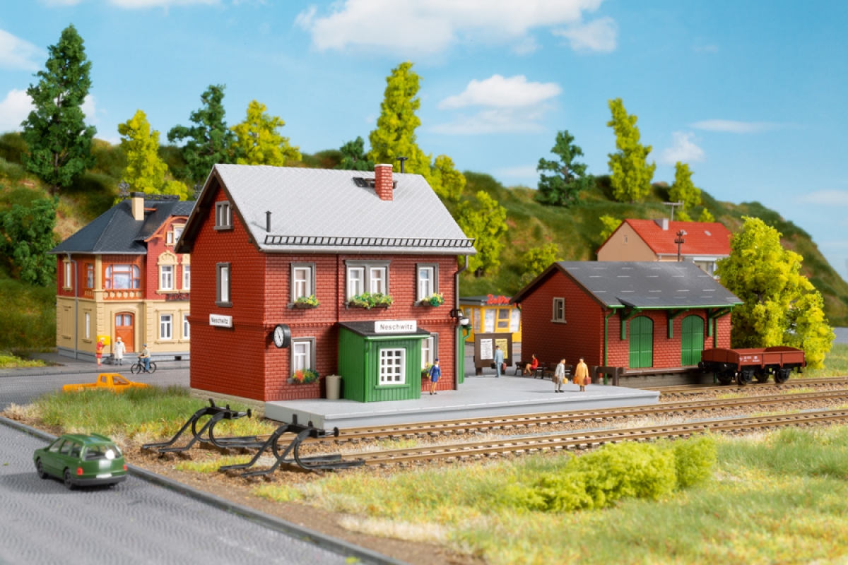 Auhagen 15307 Set Bahnhof Neschwitz - Spur TT - Bausatz - Neu - OVP