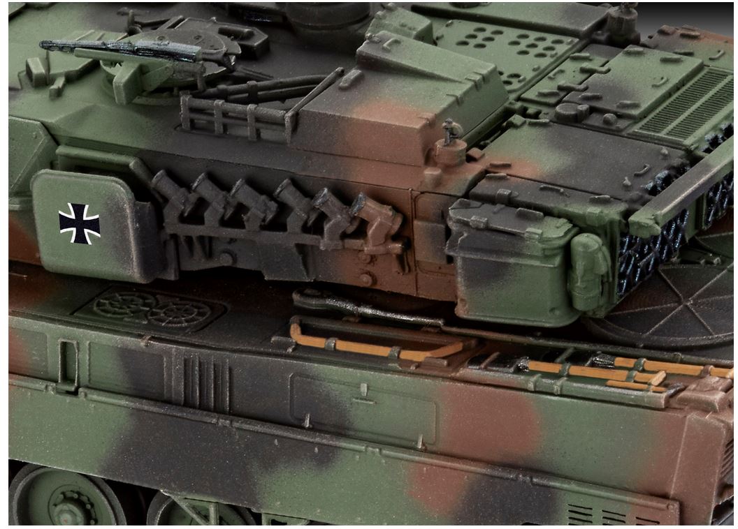 Revell 03355 Leopard 2A7V 1:72 Modellbausatz Neu OVP