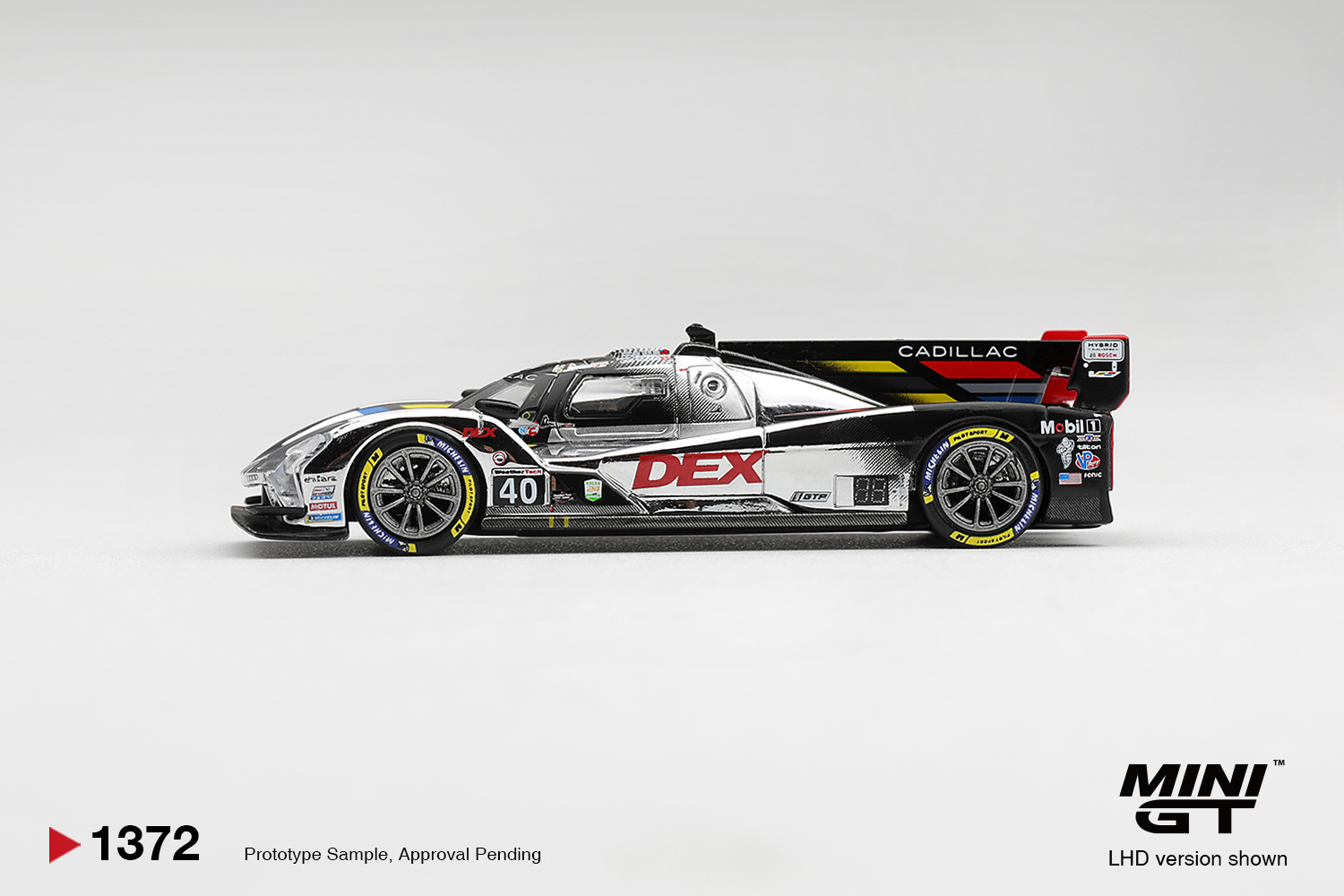 Mini GT 1372 1:64 CADILLAC V-SERIES R #40 DAYTONA 24 HRS 2025